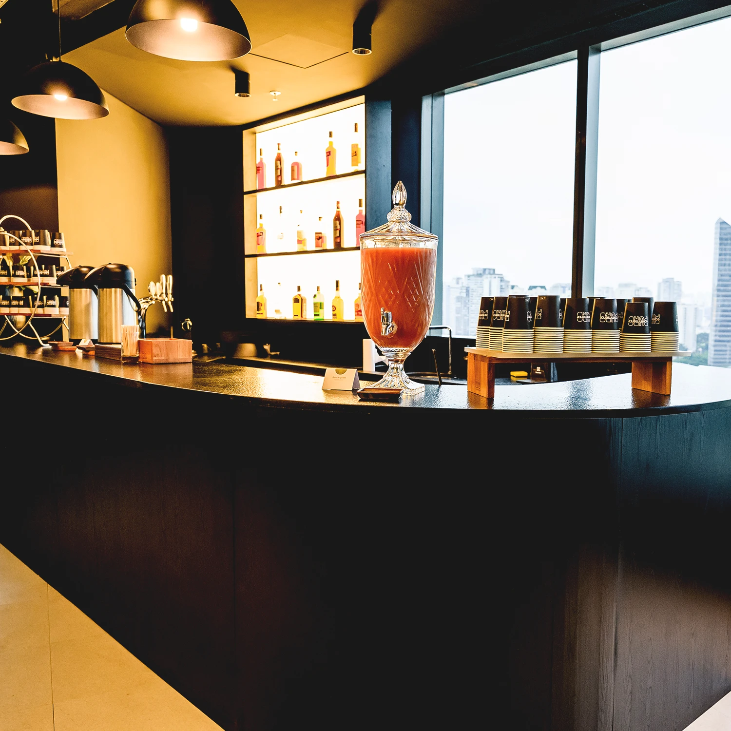 Lounge com bar